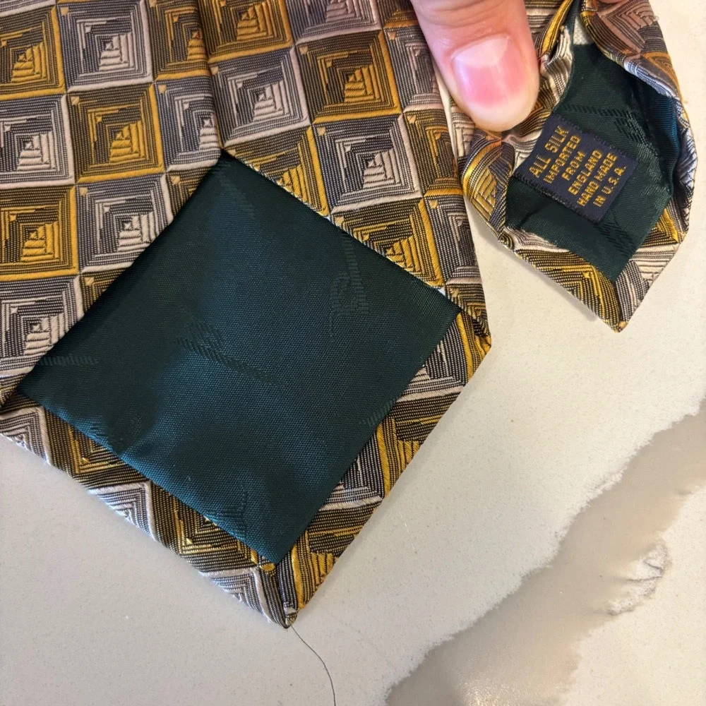 XMI Platinum Mens Silk Tie‎ Gold Grey Geometric Square Pattern Hand Made USA
